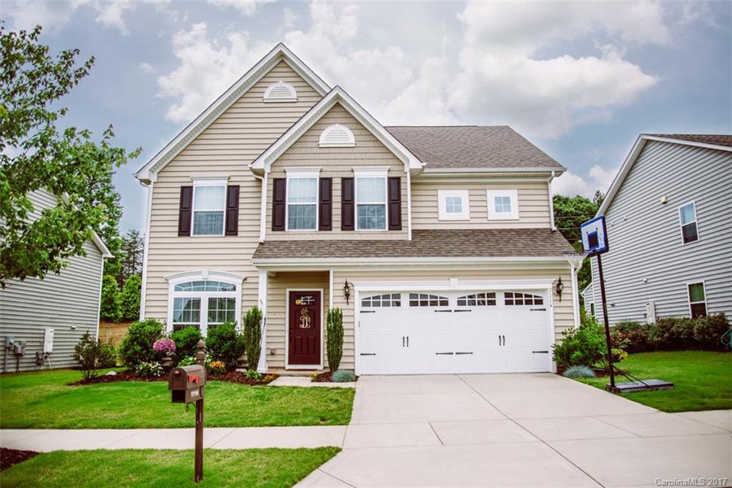 BACK ON MARKET!Fort Mill home with 4 bedrooms, 2.5 baths located in amenity-rich Massey. This home has 5" prefinished hardwoods throughout main level, gourmet kitchen that opens up to the great room and breakfast room. Upstairs you will find four bedrooms which includes a spacious master and master bath. The laundry hookups are conveniently located on the upper level. The neighborhood is close to the Fort Mill Southern bypass for an easy commute. Shopping and restaurants are just minutes away!