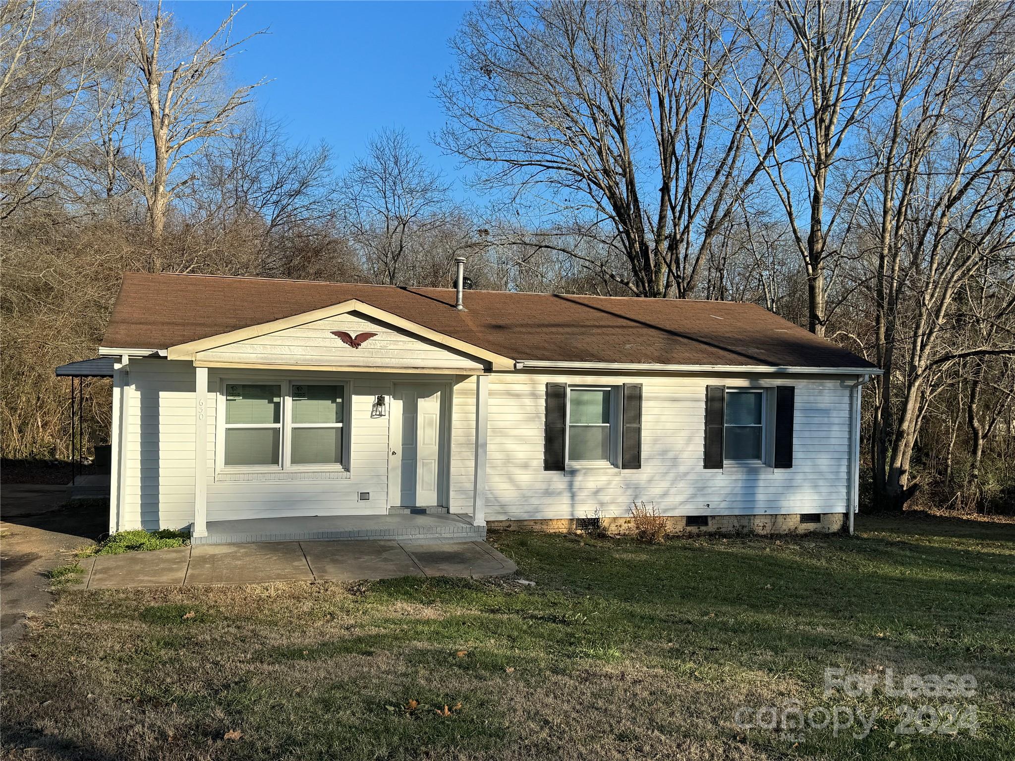3 bedroom, 1 bath home for rent off exit 14 in Gastonia. Home features a little over 1,000 square feet with open living room & kitchen floor plan. Home does come with courtesy use only, gas range/oven. Tenant will need to provide their own refrigerator. Washer and electric dryer connections are off the bathroom. Nice size storage building in the back yard for courtesy use only. *No pets allowed.