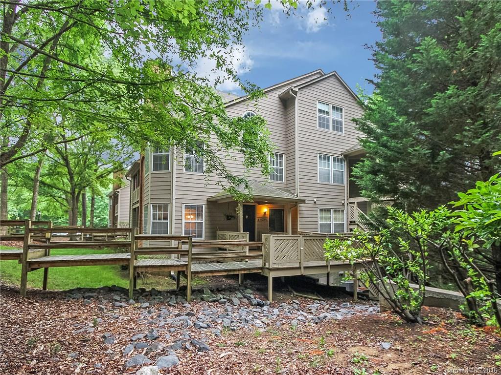 MOVE IN READY!!!! Fantastic first floor 2 bd/2bath condo in Bennington Woods! Open floor plan;hardwood floors;gas fireplace;sitting room/office;walk in closets;new HVAC (2015);new water heater (2014);covered porch;storage closet;washer and dryer stays as well. Greenway is planned for the area with access from the complex. Beautiful community with a pool-just in time for summer! Minutes from Park Road business district, light rail and easy access to Uptown, Ballantyne & airport.