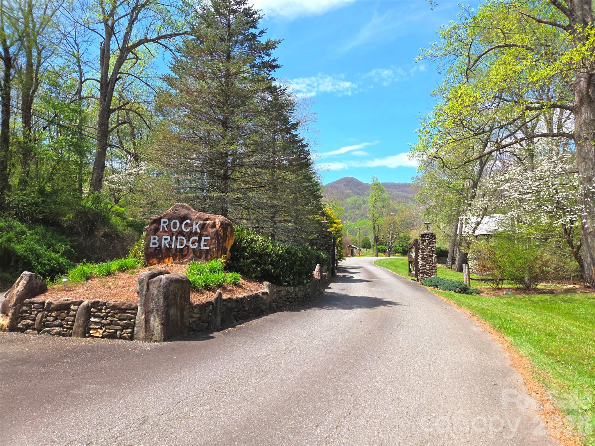 Rock Bridge - Land