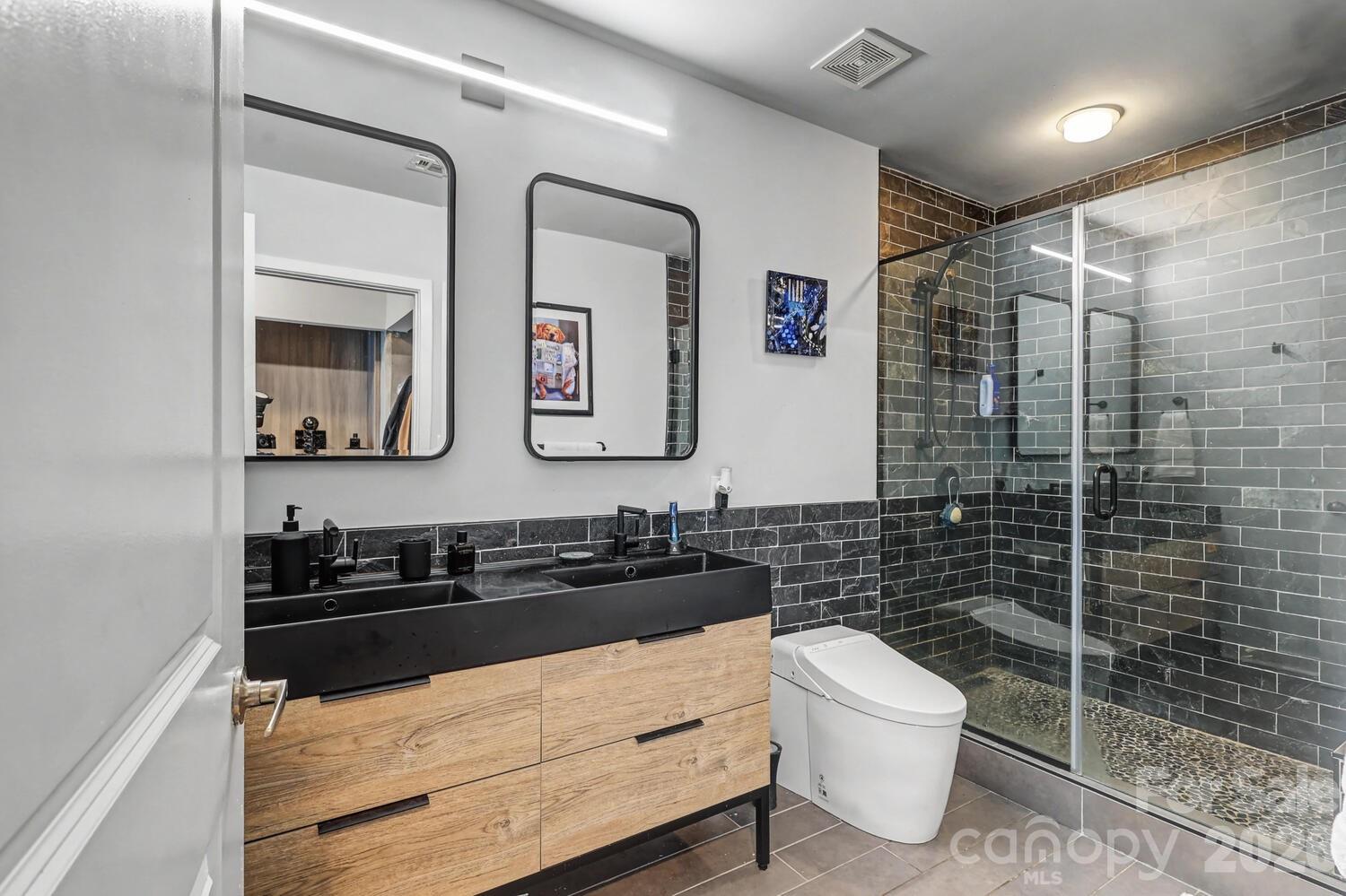 Avenue Condominiums - Residential