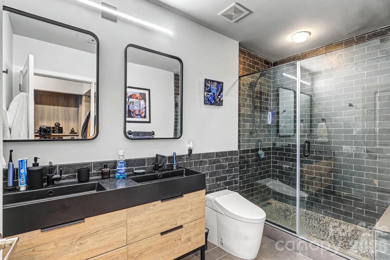 Avenue Condominiums - Residential