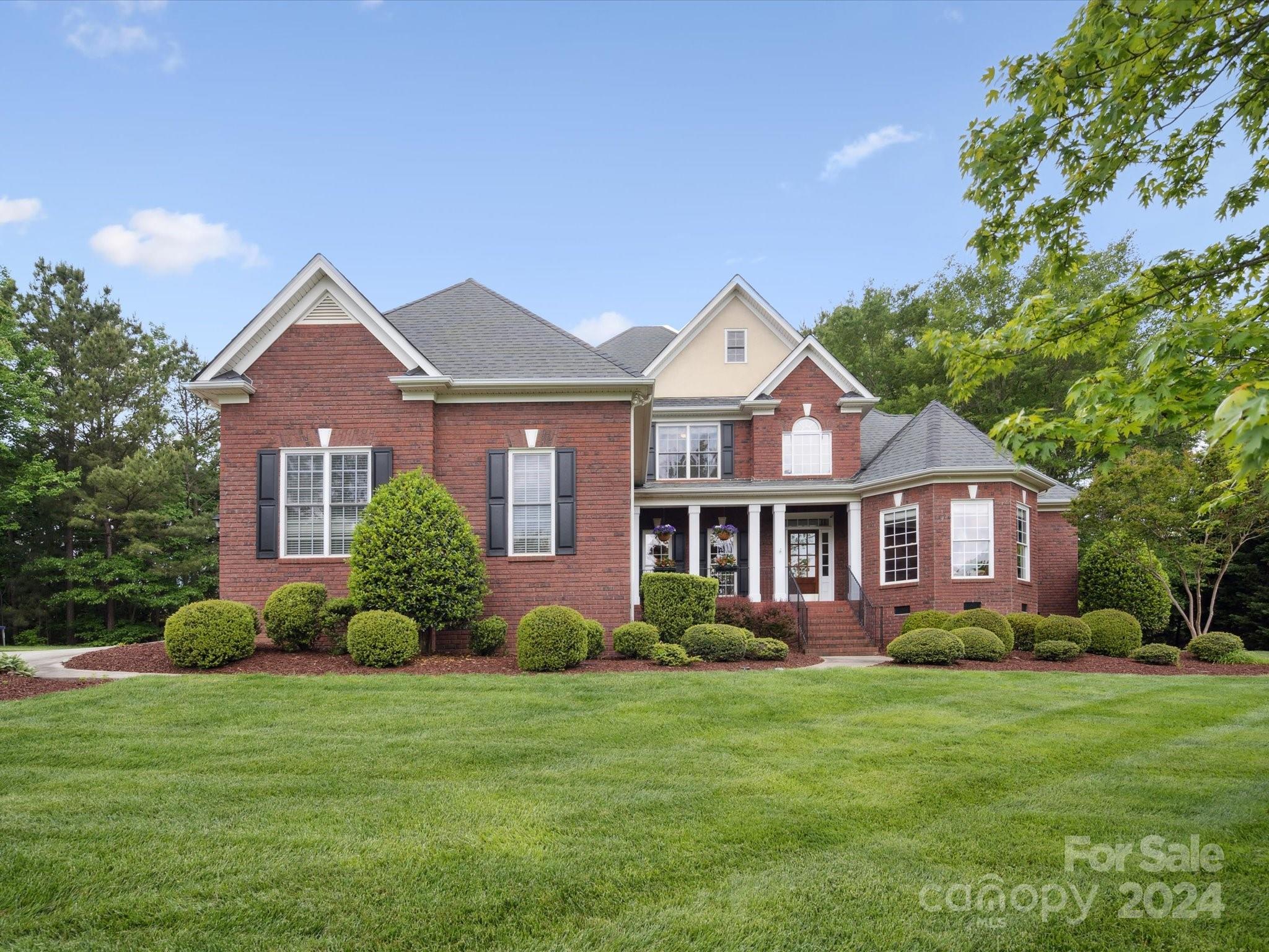 Beautiful custom crafted full brick home with 4 bedrooms and 3.5 bathrooms located in the highly desirable Laurel Creek Subdivision. This home sits on a 1/2 acre corner lot with an eye catching curb appeal displaying the meticulously maintained grass. Entering the home you see an abundance of natural light pouring into the open concept layout. The primary bedroom is located on the main level and provides 2 walk in closets (HUGE!). The home features NEW carpet throughout the entire home and installed in 2024. Downstairs you will find an office room, dining room, desk niche, dining area and laundry room. There are 2 staircases that lead to the upstairs as you overlook the stunning great room with vaulted ceilings. Upstairs you will find 3 additional bedrooms and a massive bonus room positioned over the 3 car garage! Outside features an amazing fully screened in patio, perfectly set to enjoy those peaceful summer nights. Come see all this home has to offer, this one is turn-key ready!!