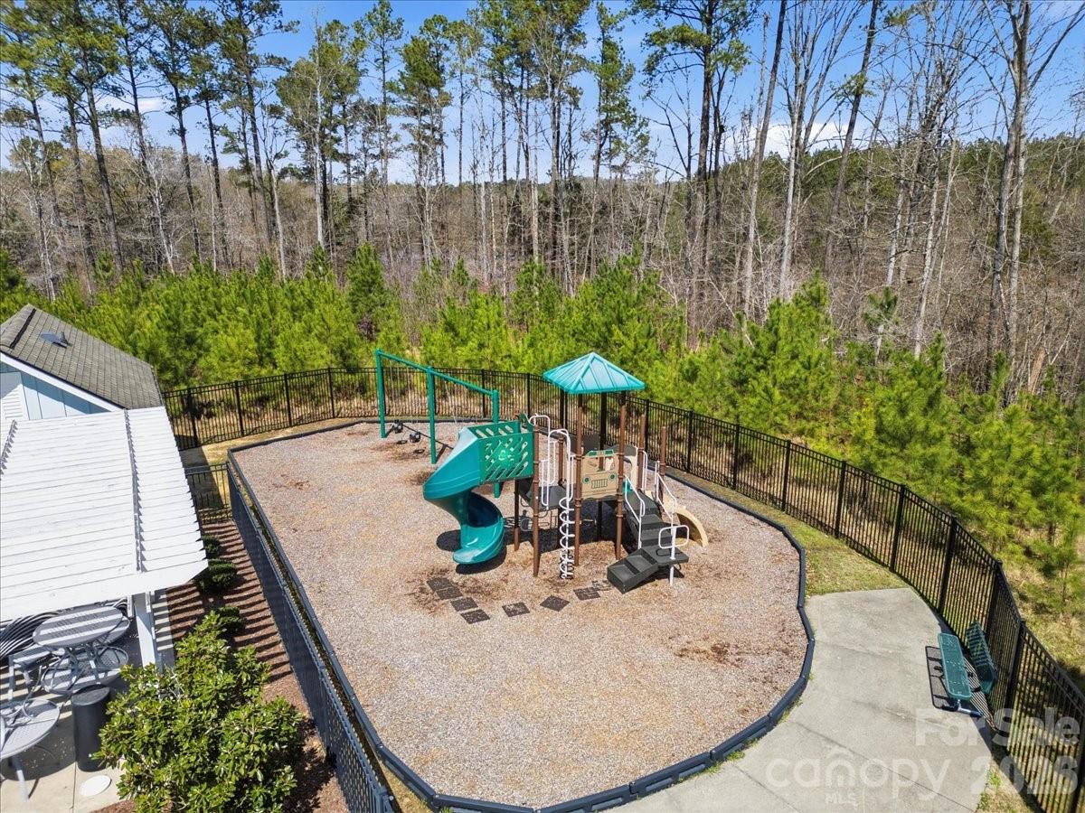Summerhouse at Paddlers Cove - Residential