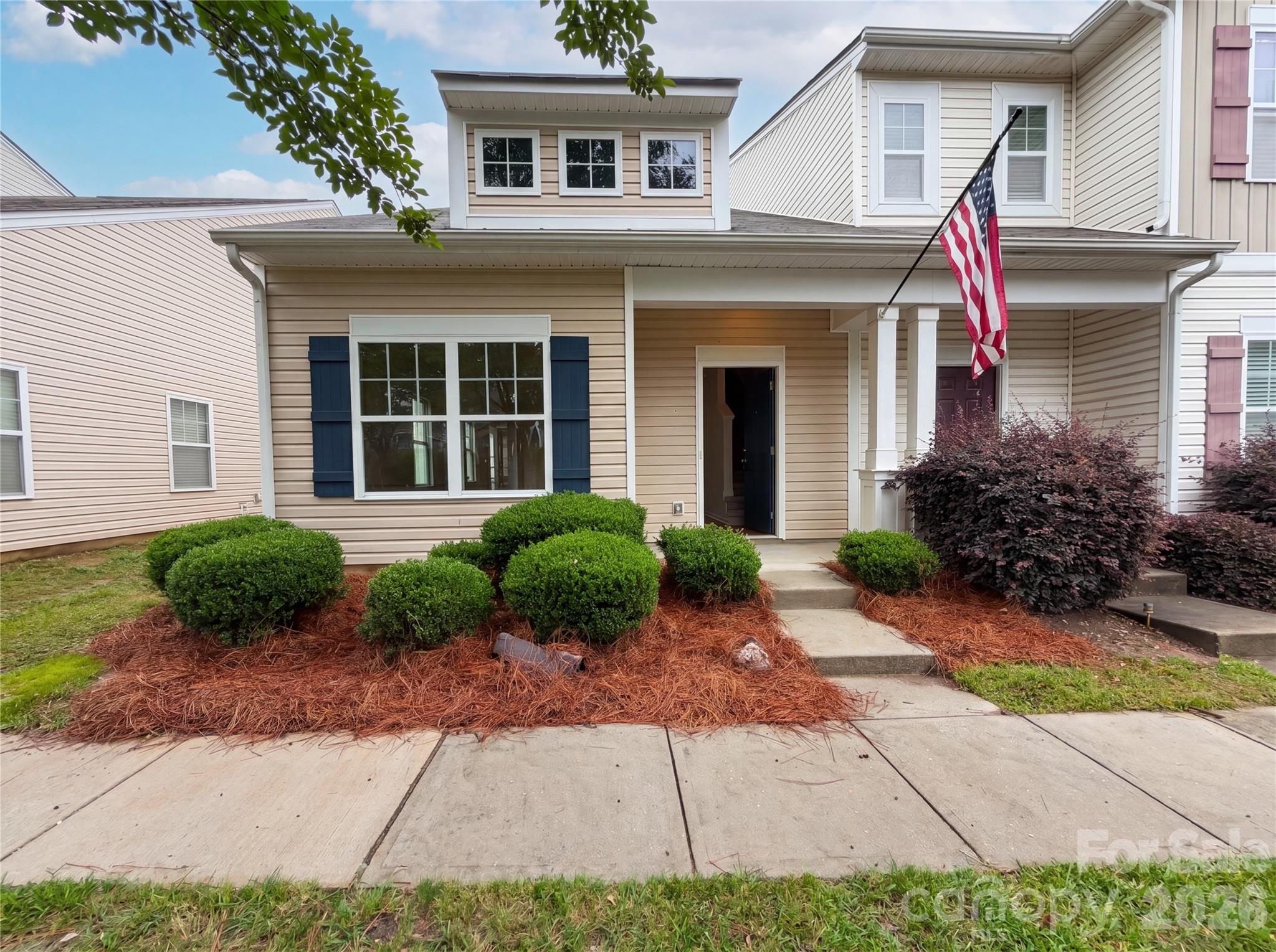 Beautiful move-in ready home in Rock Hill featuring spacious living areas, a functional layout, and plenty of natural light. Enjoy a private backyard and a convenient location close to shopping, dining, schools, and major highways. A must-see!