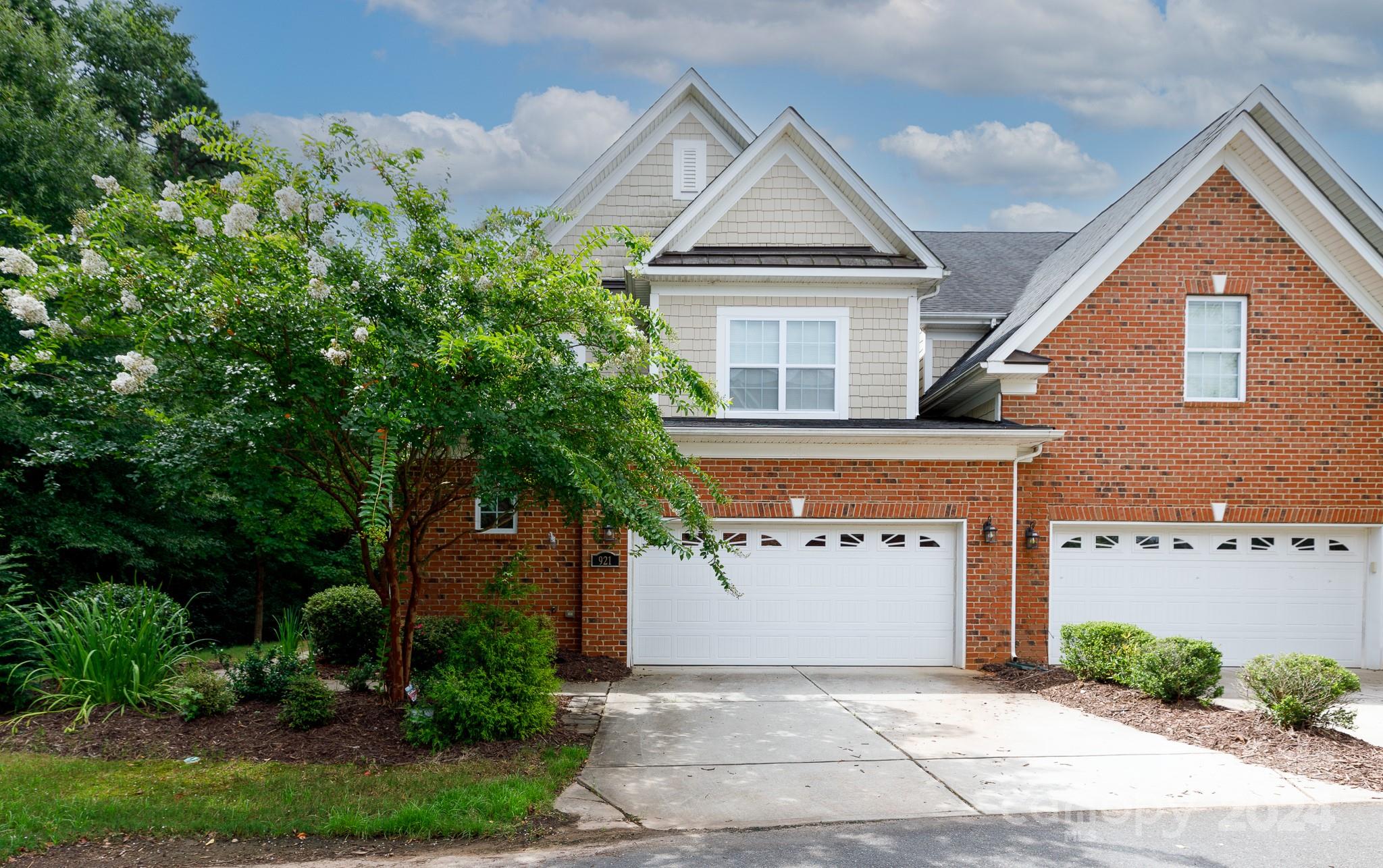 Beacon Knoll Villas - Residential