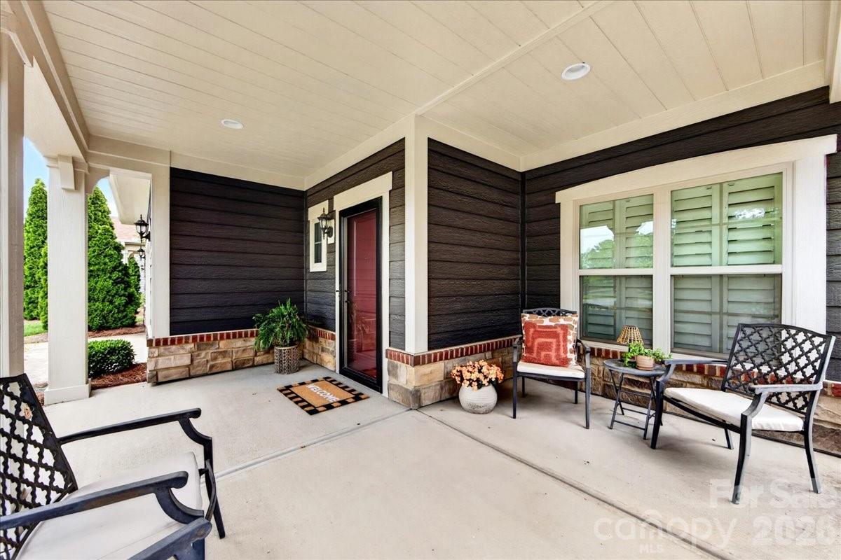 The Courtyards at Emerald Lake - Residential