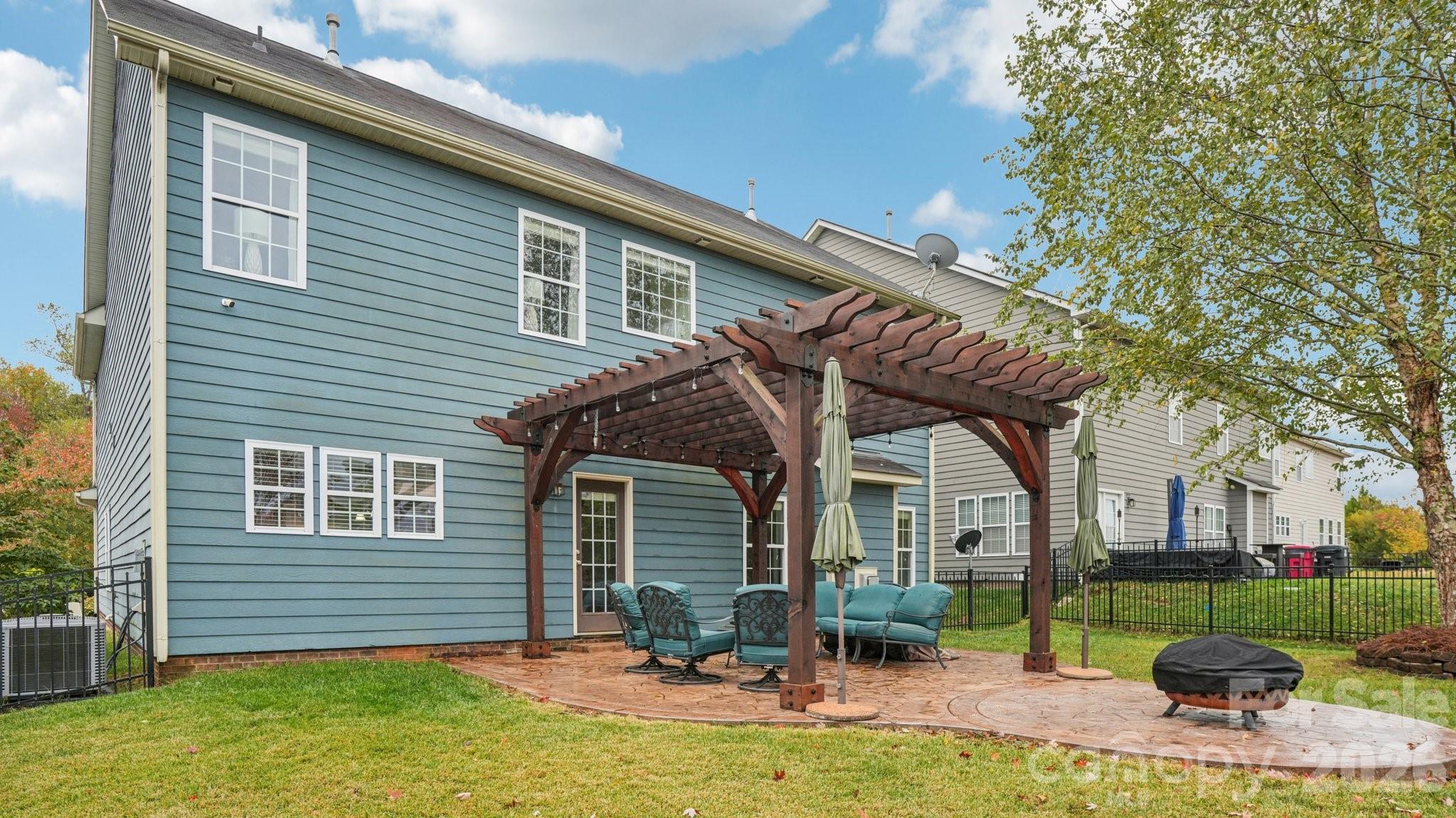 Summers Walk - Residential