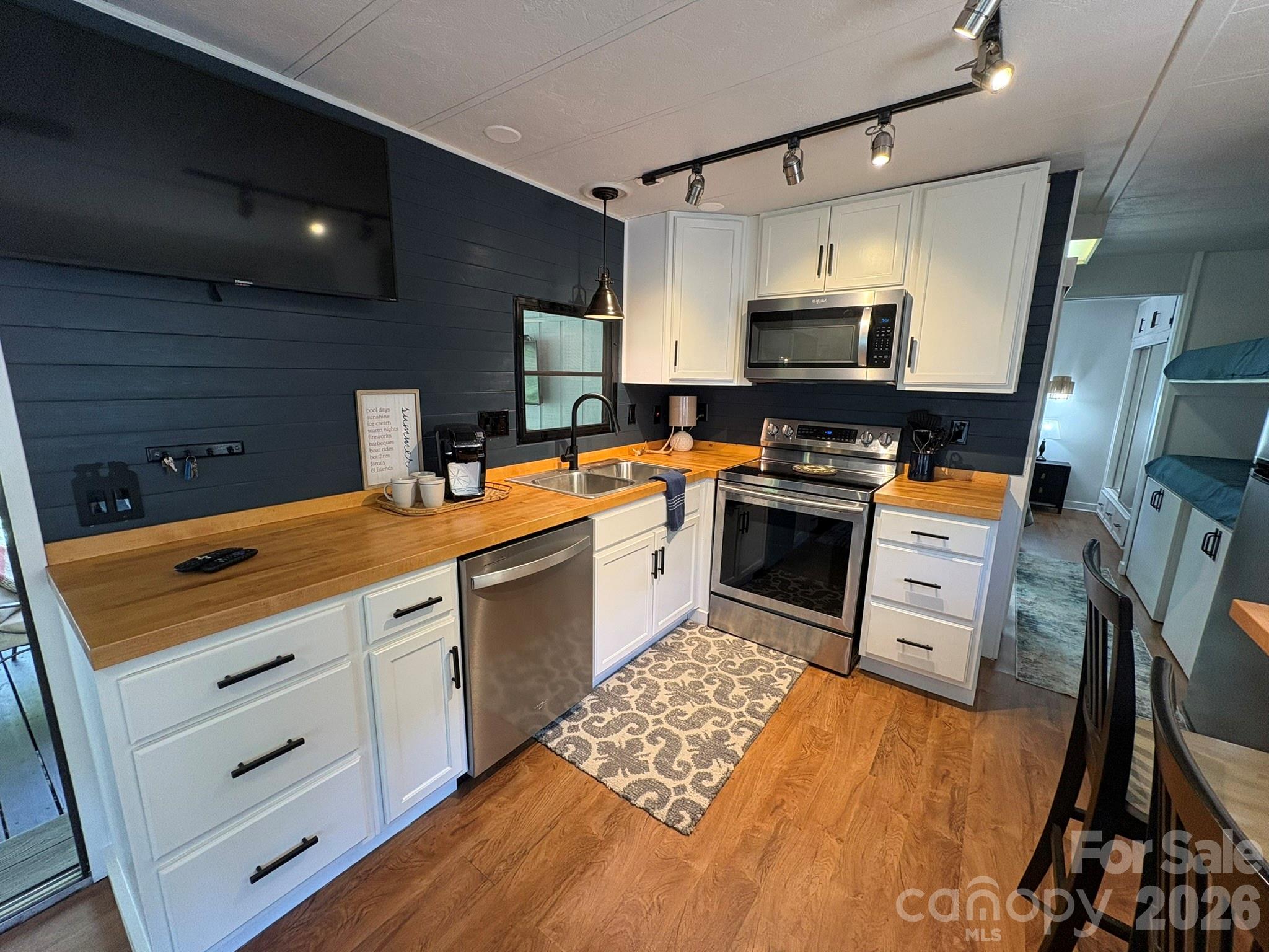 Linville Land Harbor - Residential