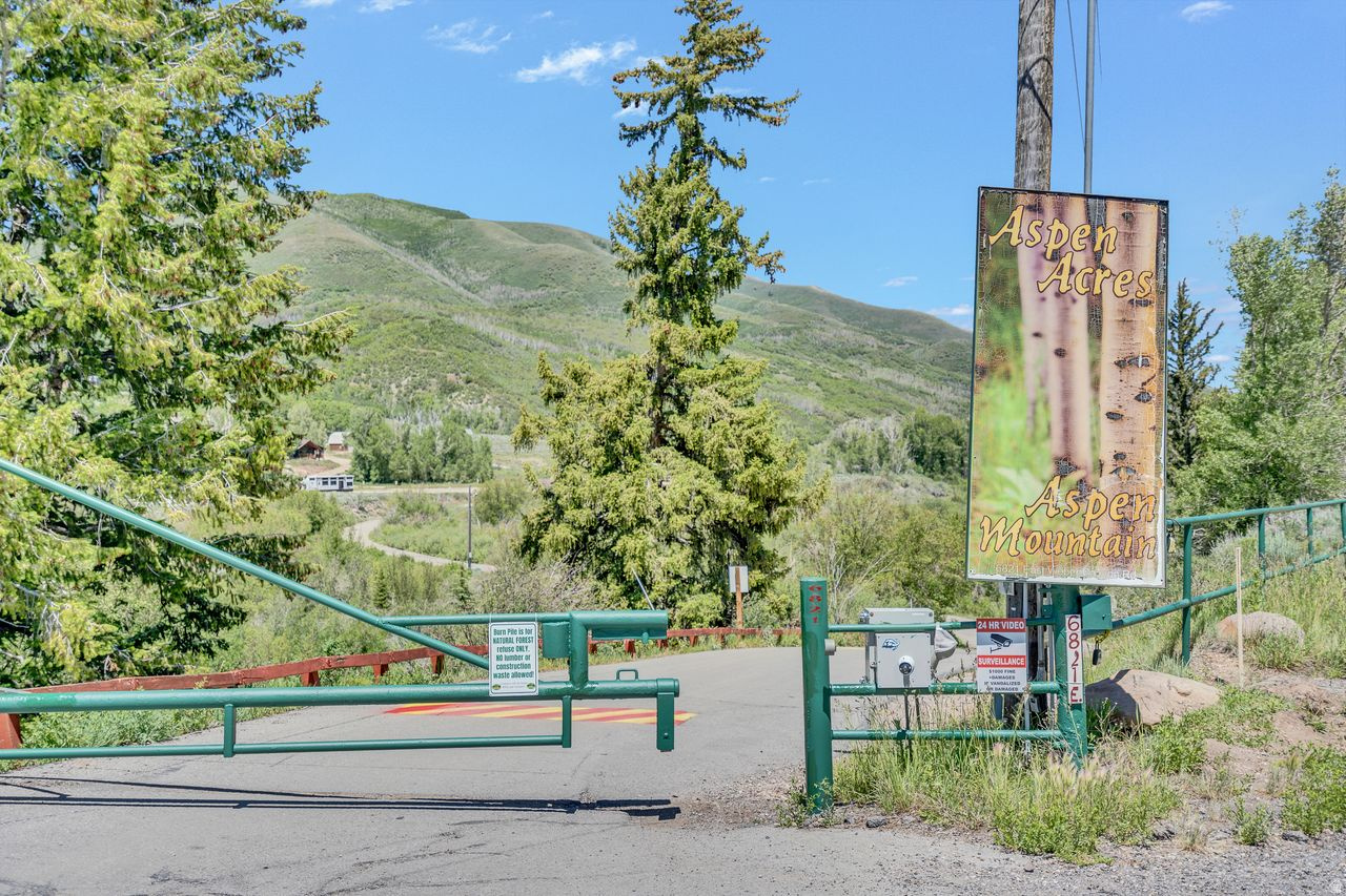 ASPEN ACRES - Residential