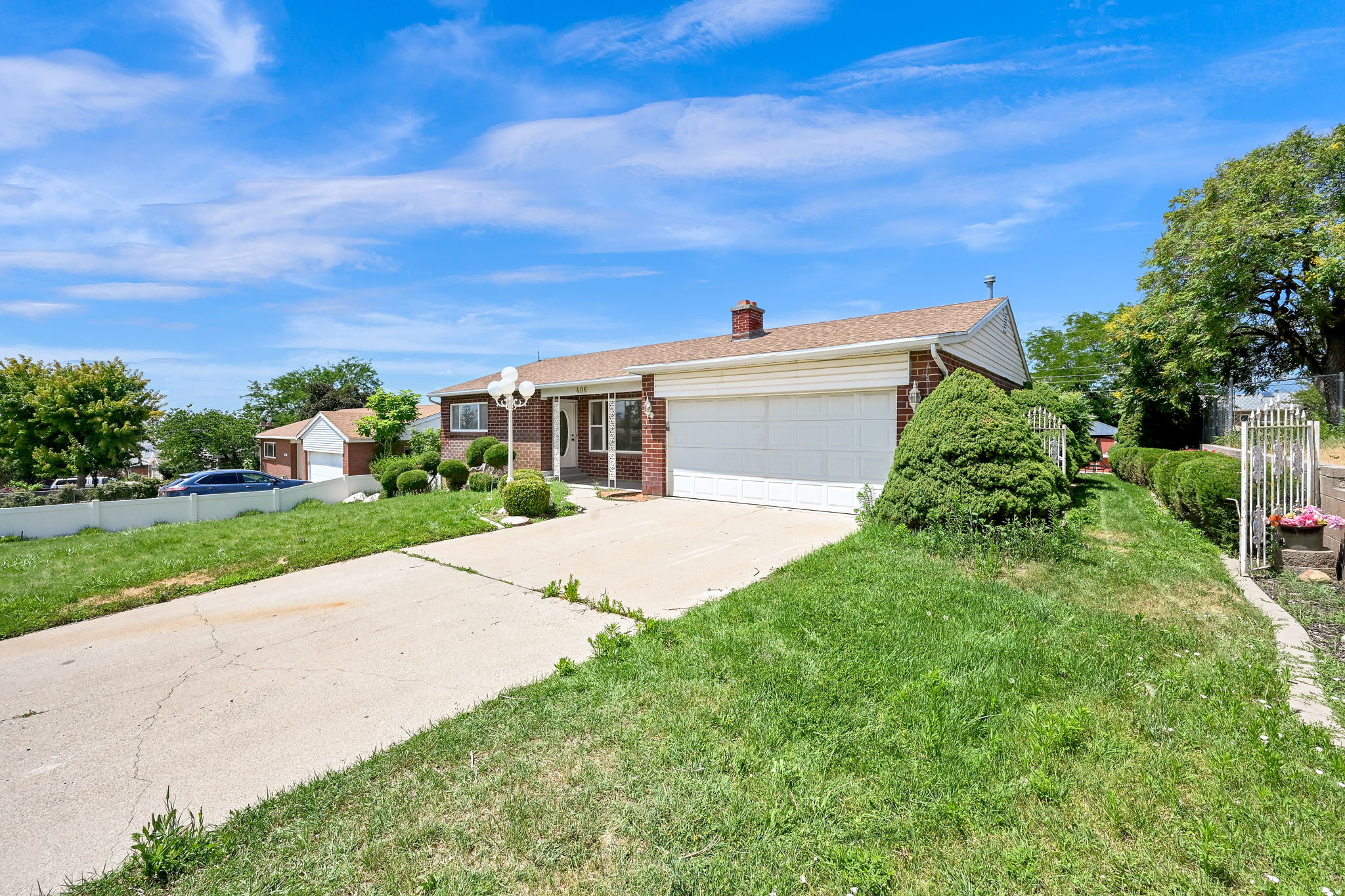 WOW.  FULL REMODEL ON HOME IN AMAZING LOCATION IN BOUNTIFUL.  NEW EVERYTHING. NEW KITCHEN, NEW BATHROOMS, NEW FLOORING, NEW TILE,  NEW APPLIANCES, NEW PAINT...NEW NEW NEW.  HOME HAS AMAZING YARD IN TERRIFIC, QUIET NEIGHBORHOOD.  PLEASE COME SEE THIS HOUSE.  IT IS ADORABLE!  Owner Agent