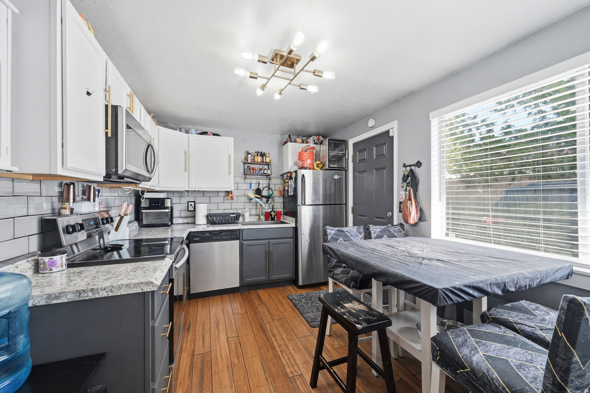 *** INVESTOR SPECIAL ***THIS HOME MORTGAGE IS ASSUMABLE WITH A SMALL AMOUNT BETWEEN THE ASKING PRICE AND THE PAYOFF & AT 3.625% RATE, THIS PLACE CAN'T BE BEAT!!!!!  Great Investment Property.  Ready for that established investor or first time buyer. Charming 3-bedroom, 1.75-bath (could be a full bath) condo that's perfect for first-time buyers! New Water Heater (2024), New Carpet, Stainless Steel Appliances, Ventilation upgraded, This cute home offers a private patio, generous front green space, and easy access to everyday amenities.  Close to I-15 and Highway 89.  Enjoy being within walking distance to restaurants, grocery stores, and a convenience store, plus a nearby park with a basketball court. Andy Adams Reservoir close by.  Skip the rent and start building equity in a place you can call your own!