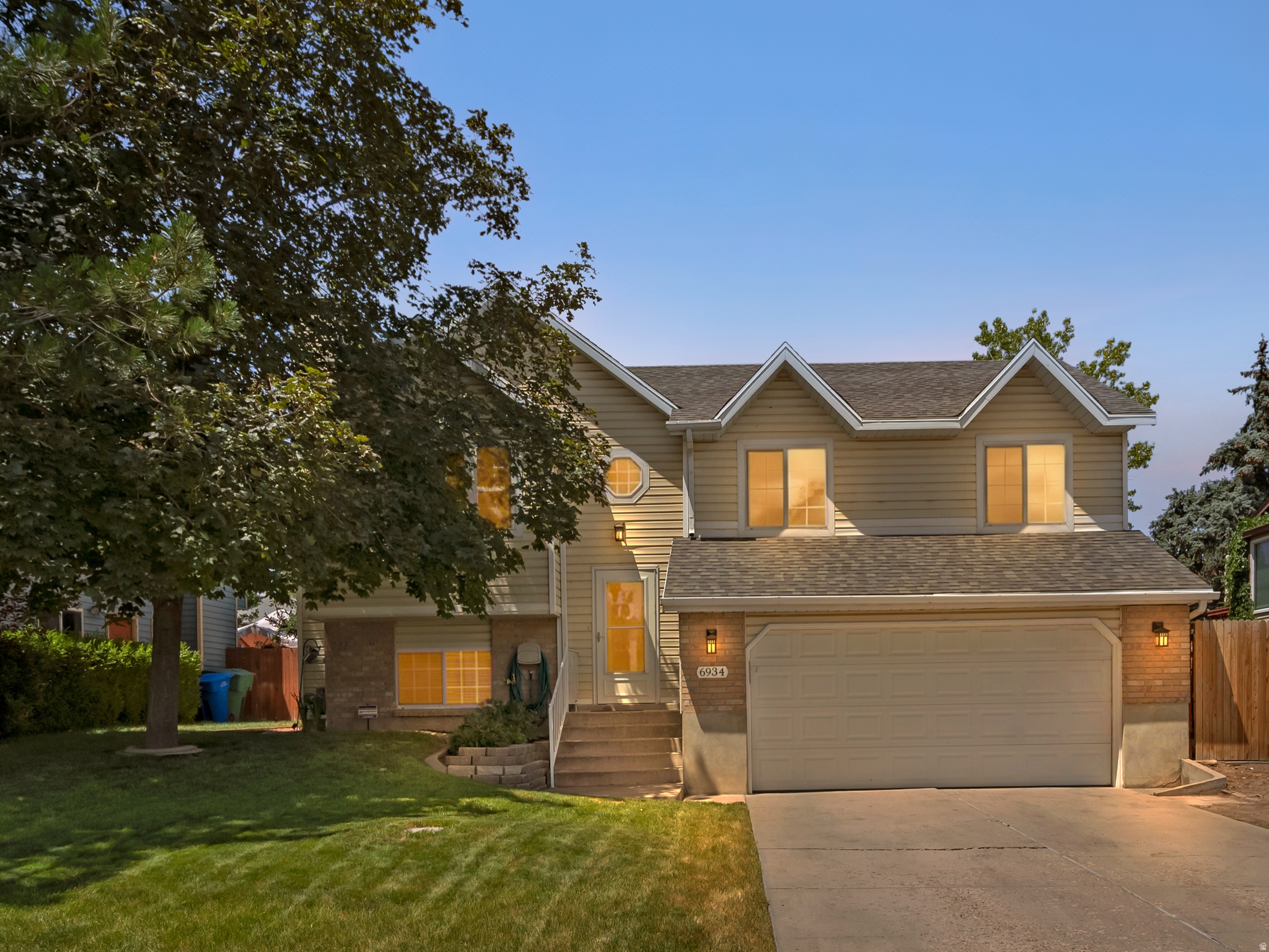 OQUIRRH SHADOWS # 18 - Residential