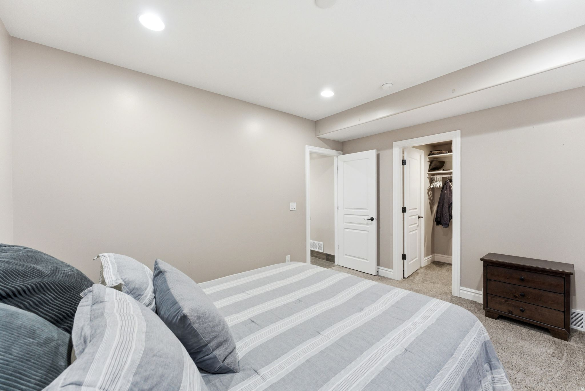 BELLEVUE - Residential