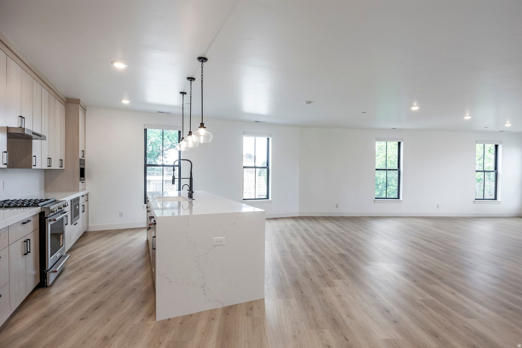 APOLLO SQUARE - Residential