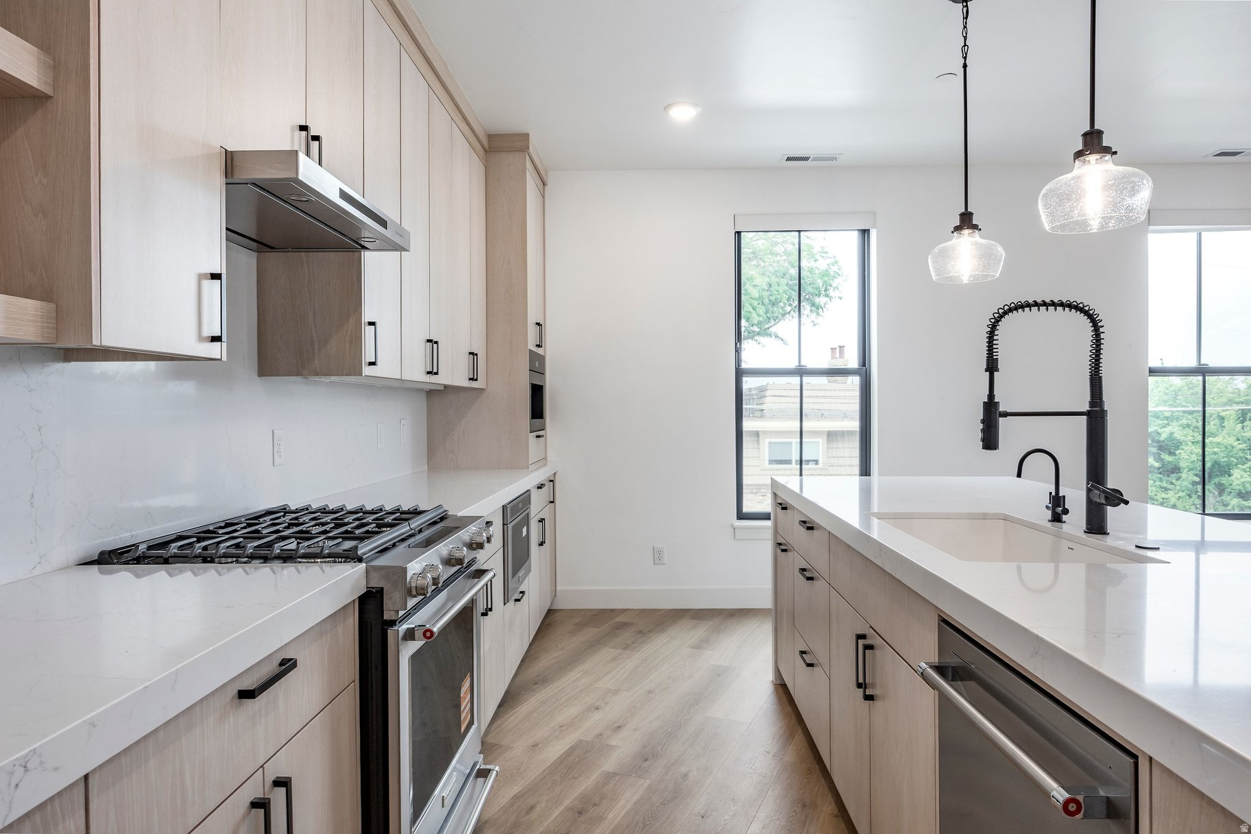 APOLLO SQUARE - Residential