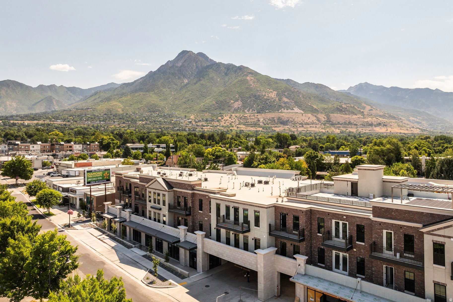 APOLLO SQUARE - Residential