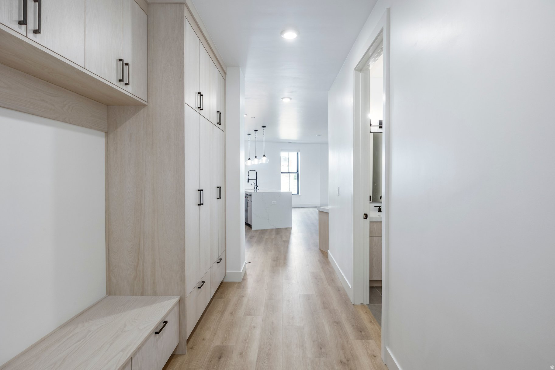 APOLLO SQUARE - Residential