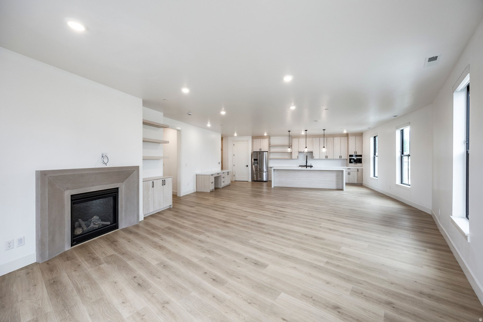 APOLLO SQUARE - Residential