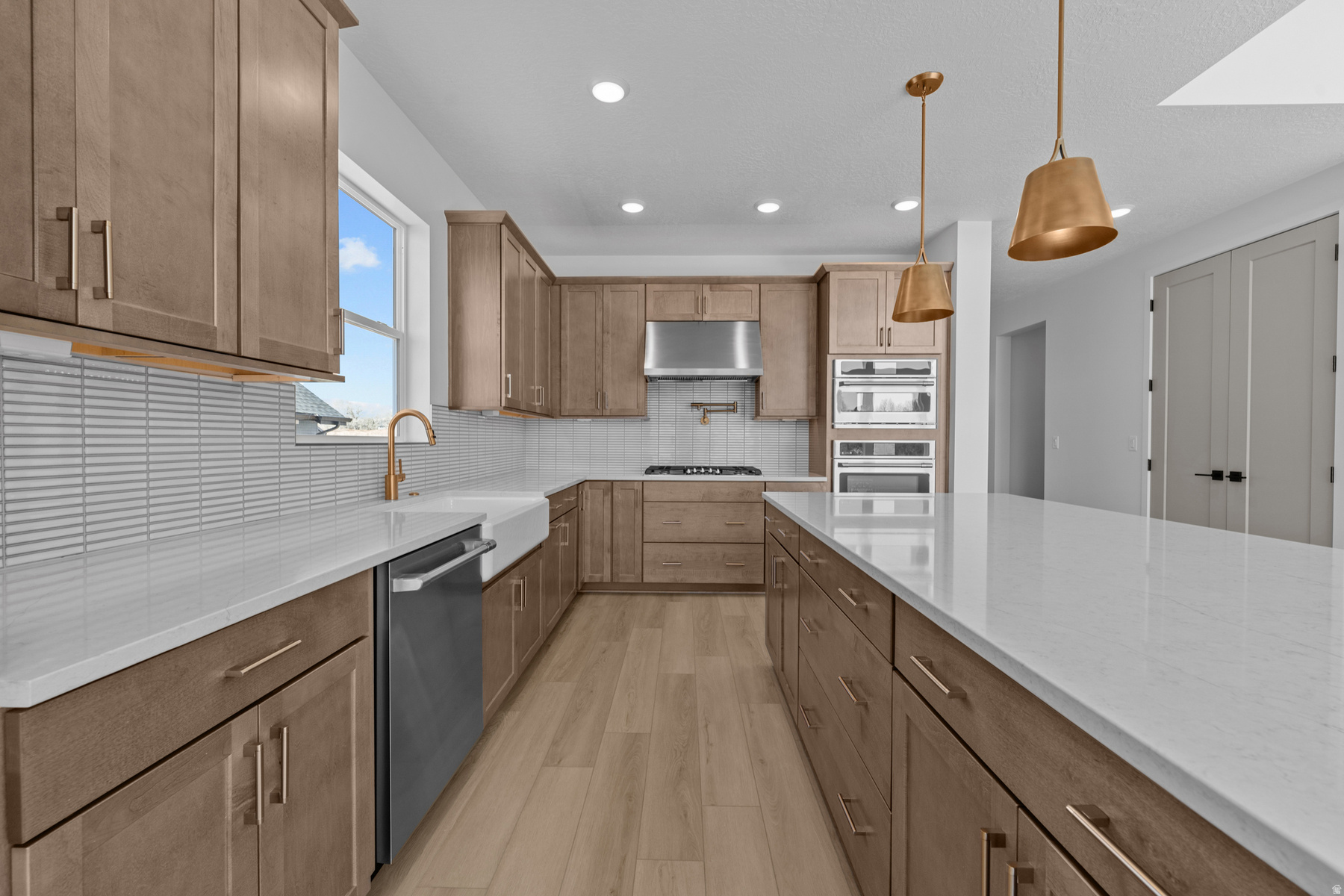 EASTRIDGE PARK - Residential