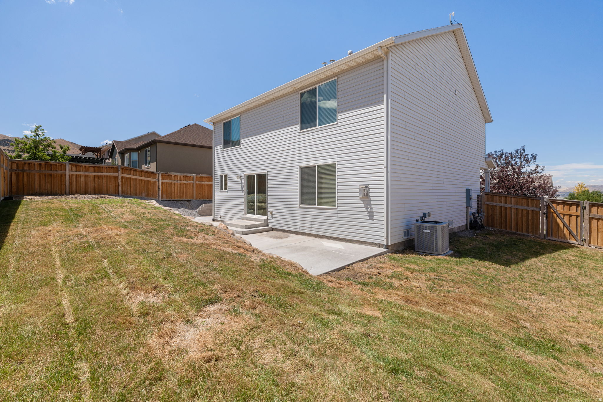 THE VILLAGES OF HAWKS LANDING - Residential
