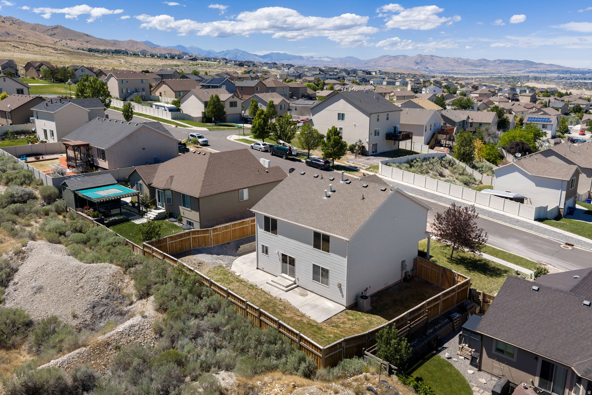 THE VILLAGES OF HAWKS LANDING - Residential
