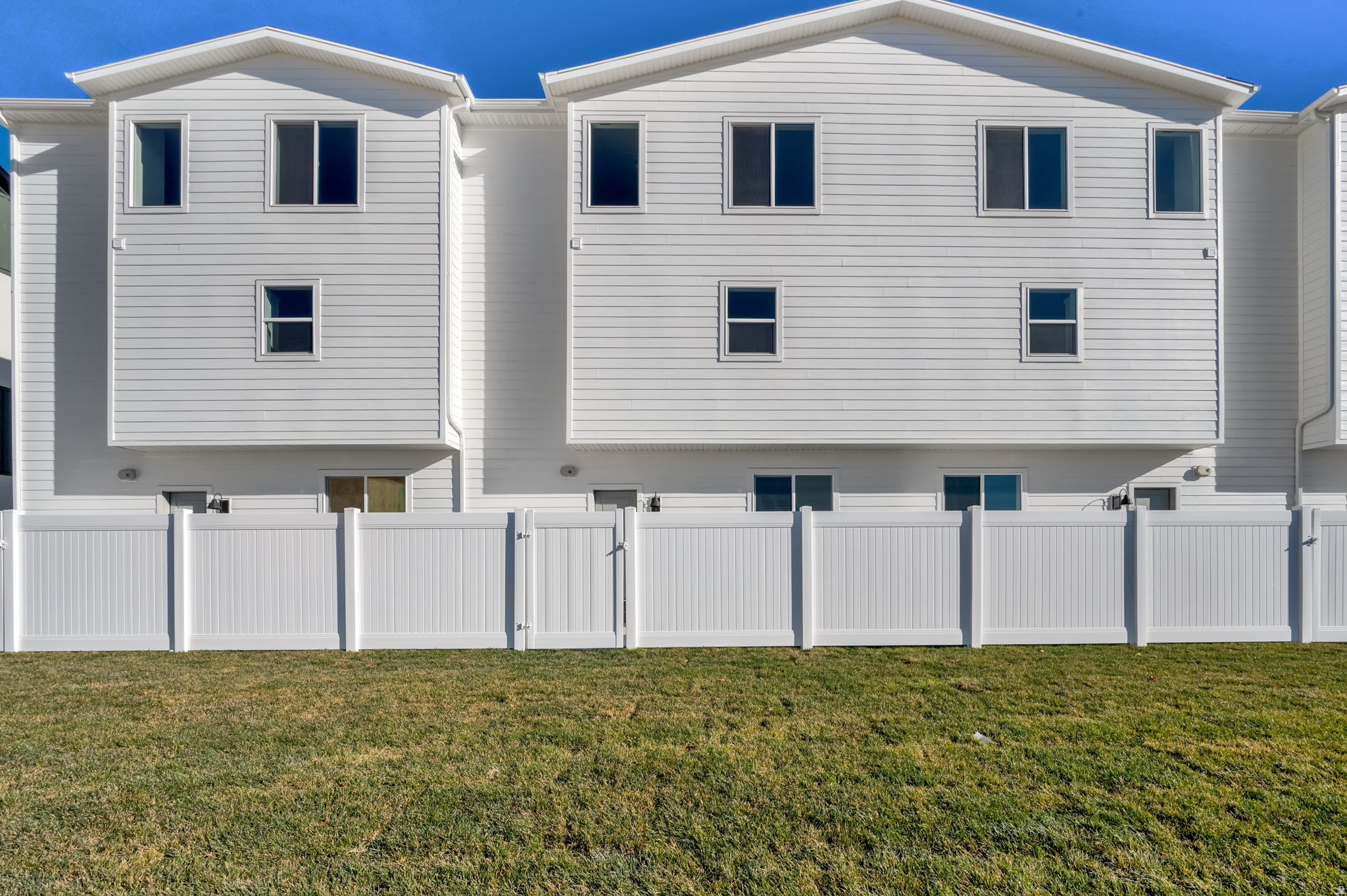 BRYLEE TOWNS - Residential