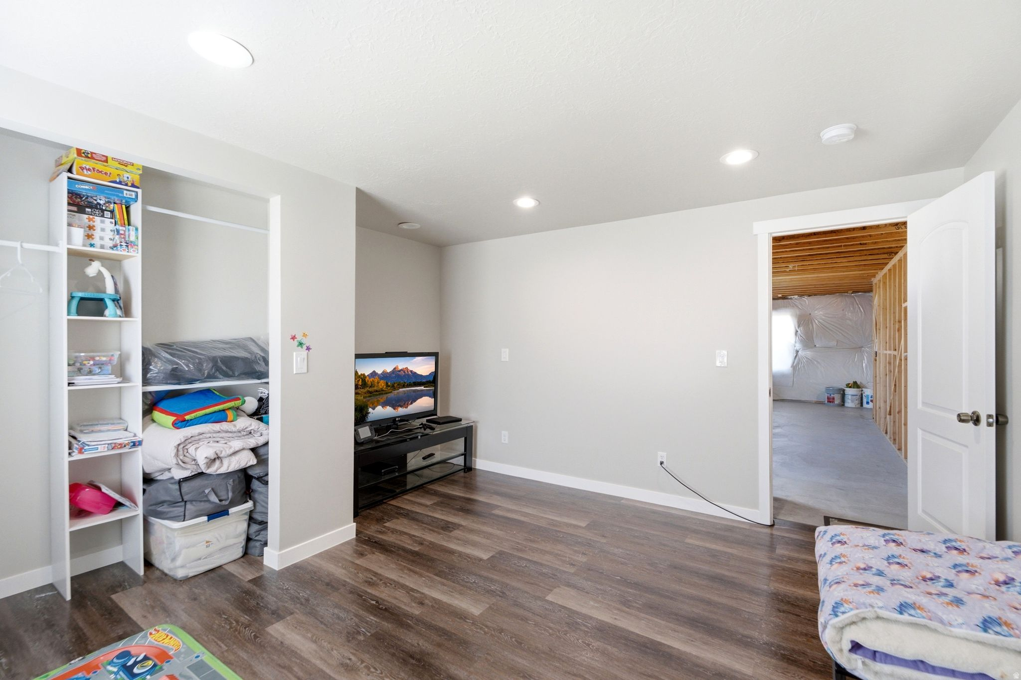 SUNSET ESTATES - Residential
