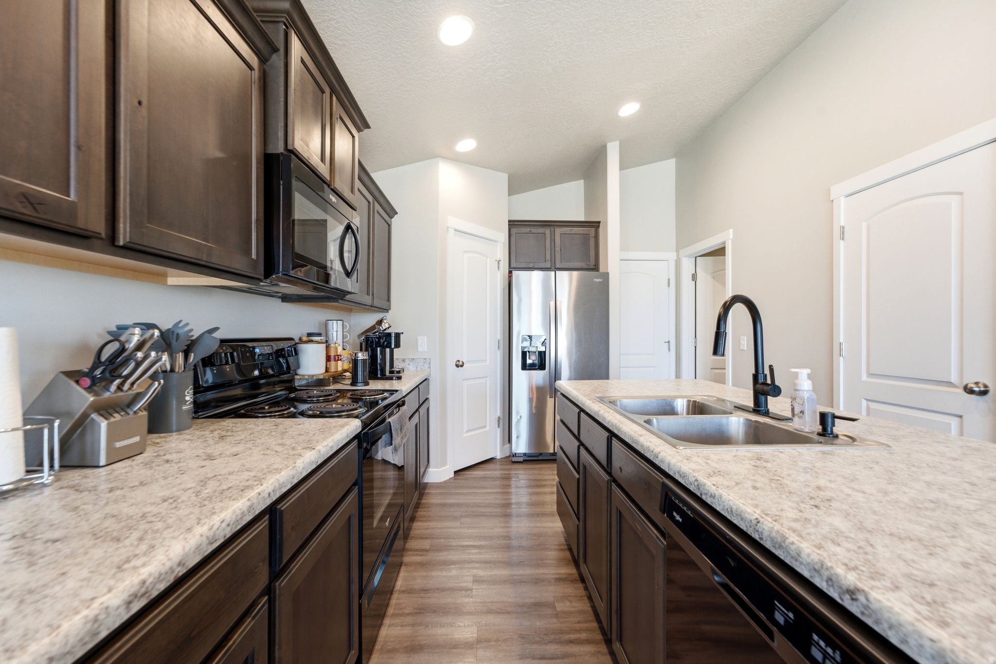 SUNSET ESTATES - Residential