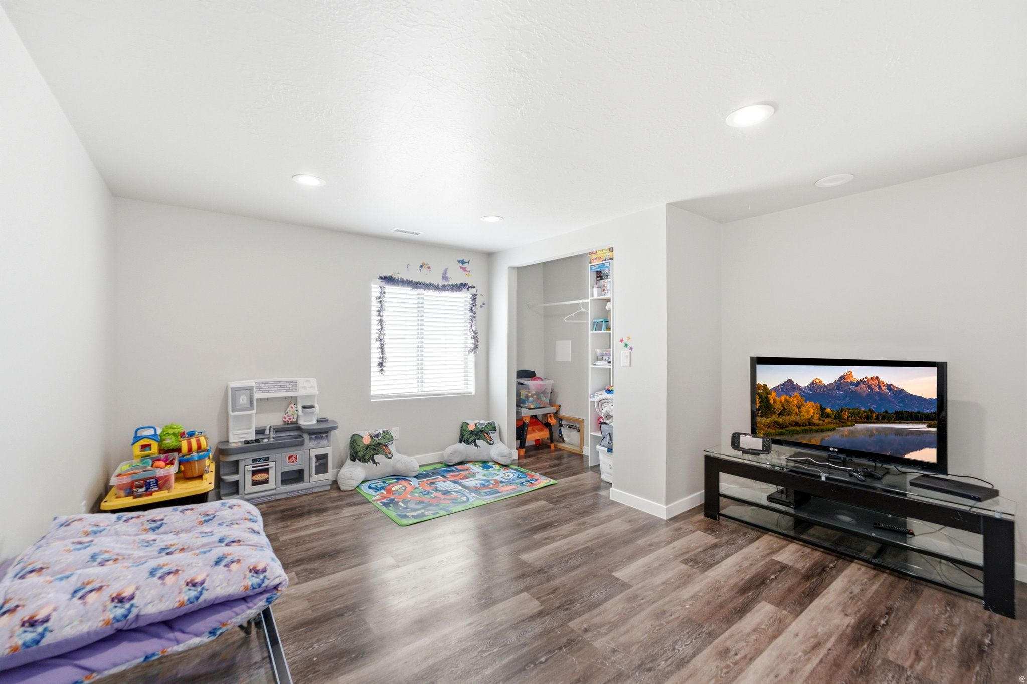 SUNSET ESTATES - Residential