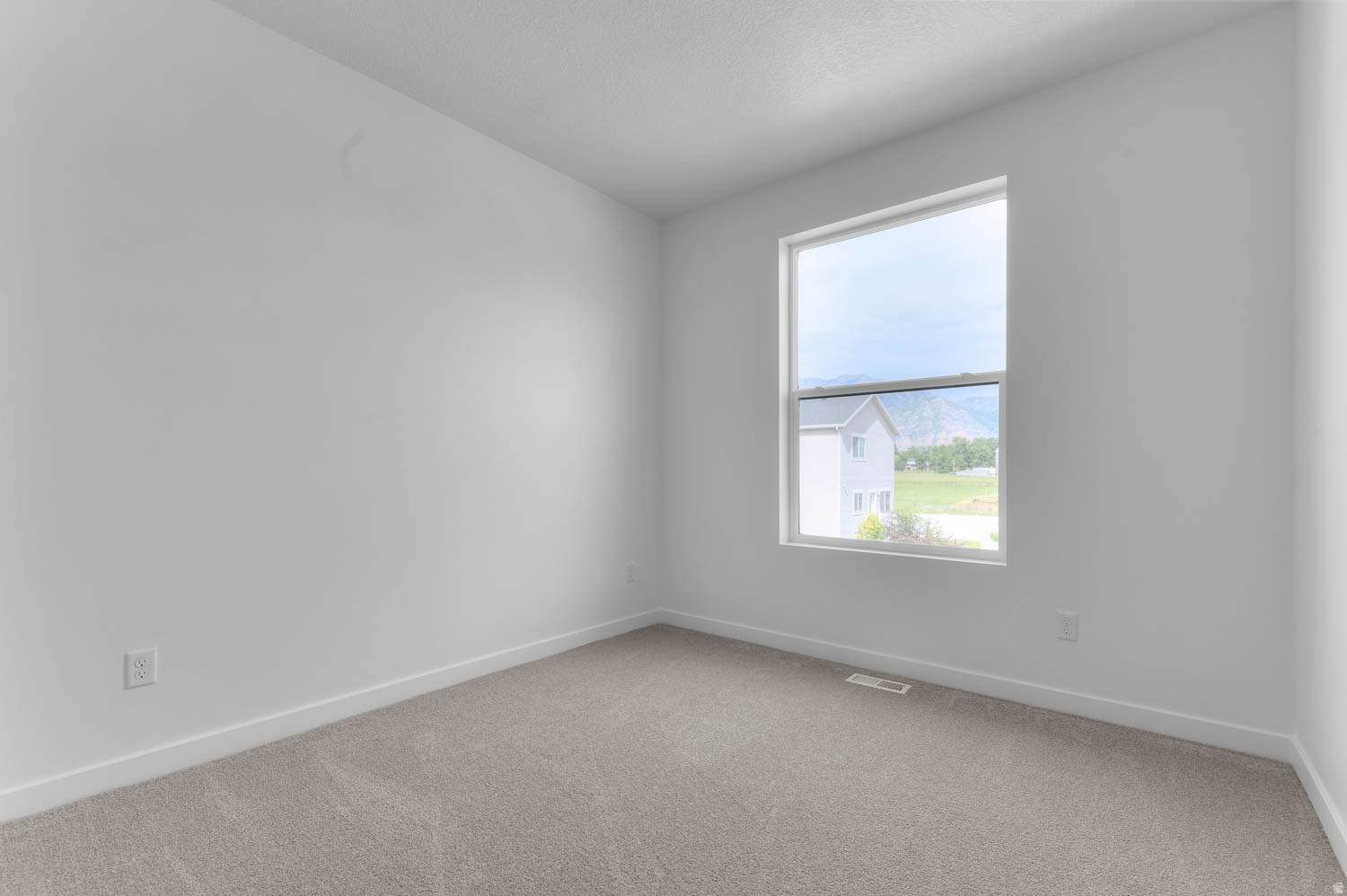 BROADVIEW SHORES COTTAGES 811 - Residential