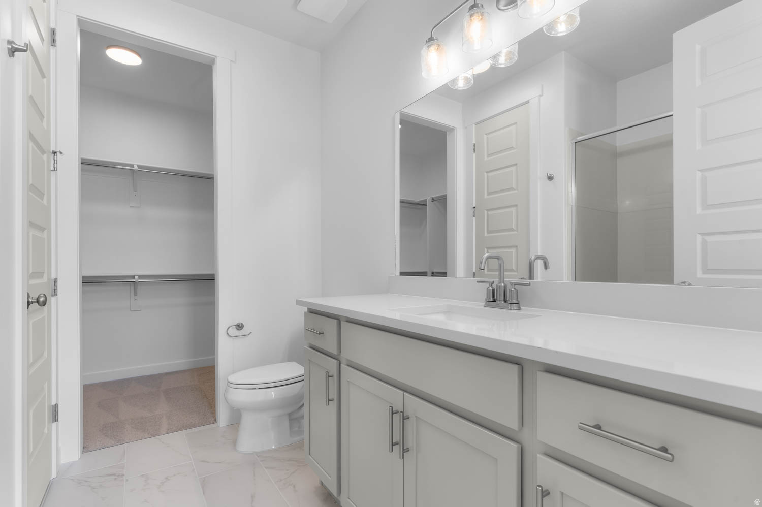 BROADVIEW SHORES COTTAGES 811 - Residential