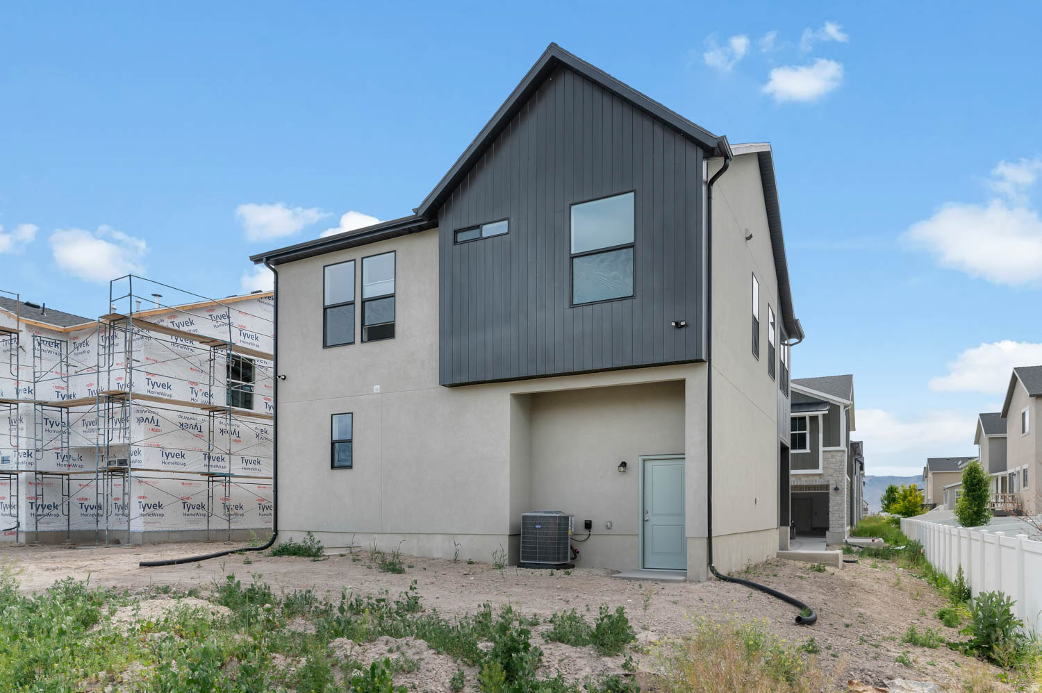 BROADVIEW SHORES COTTAGES 811 - Residential