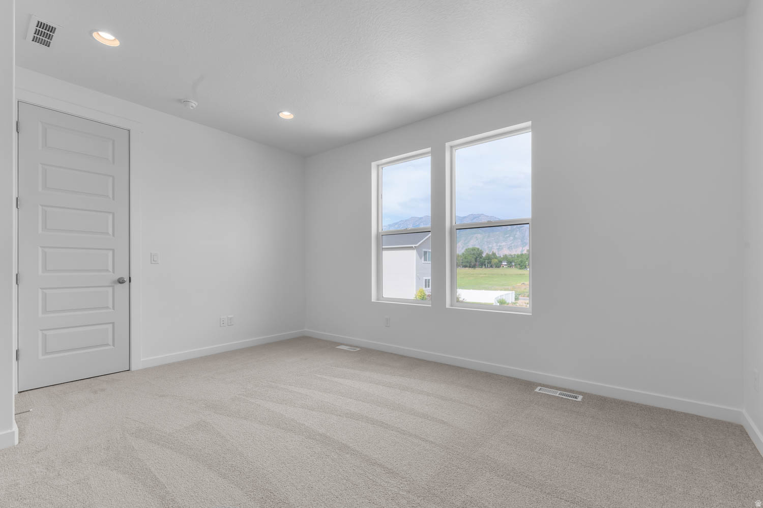 BROADVIEW SHORES COTTAGES 811 - Residential