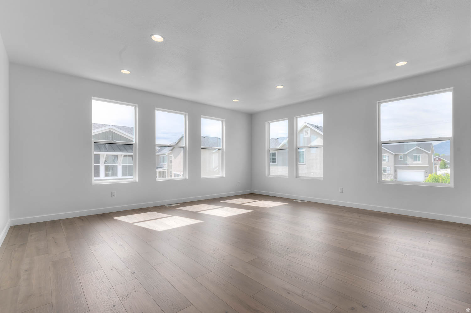 BROADVIEW SHORES COTTAGES 811 - Residential