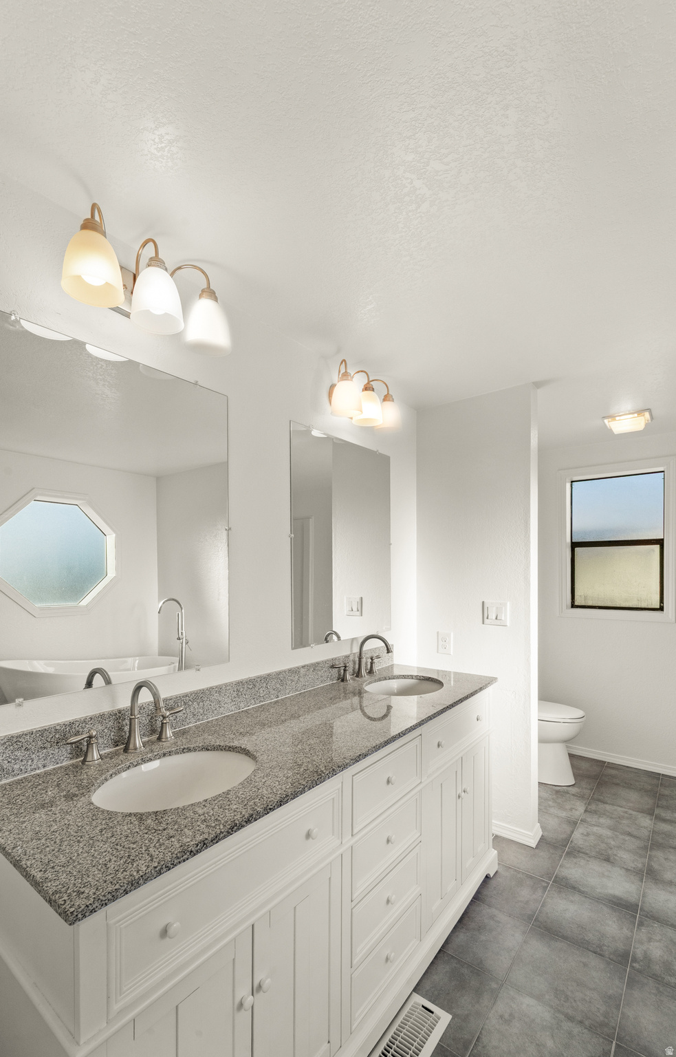 CAMBRIDGE PARK - Residential