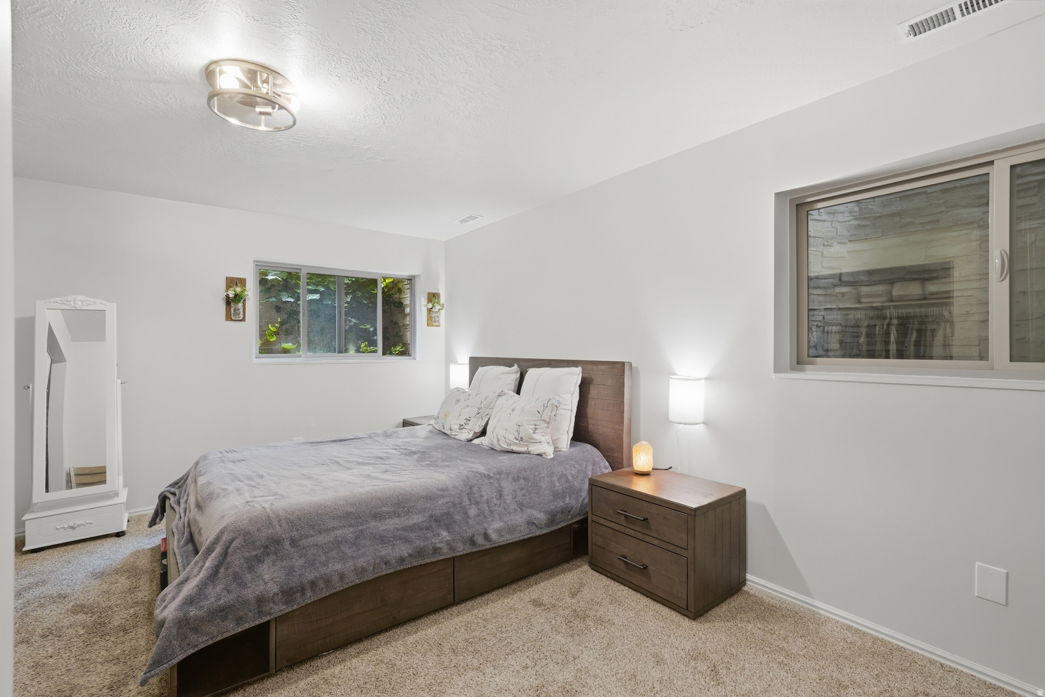 HODS HOLLOW - Residential