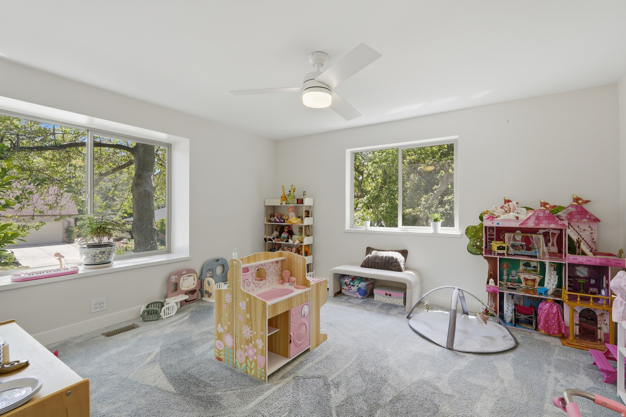 HODS HOLLOW - Residential