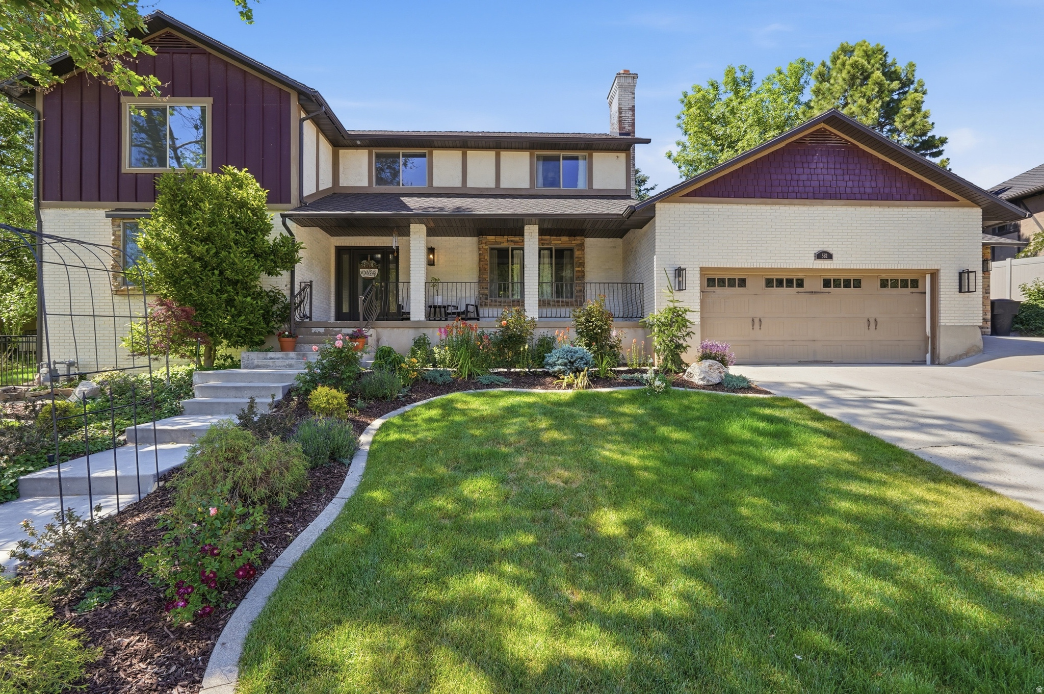HODS HOLLOW - Residential