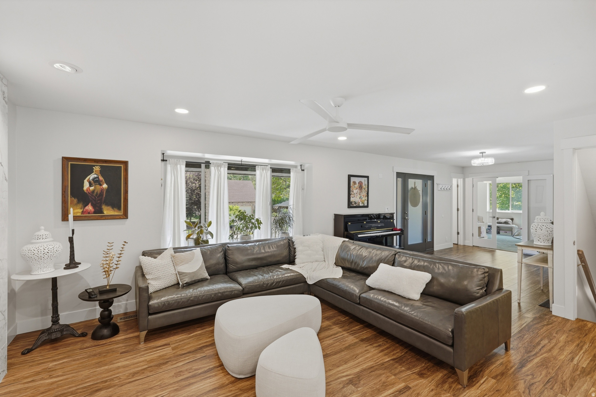HODS HOLLOW - Residential