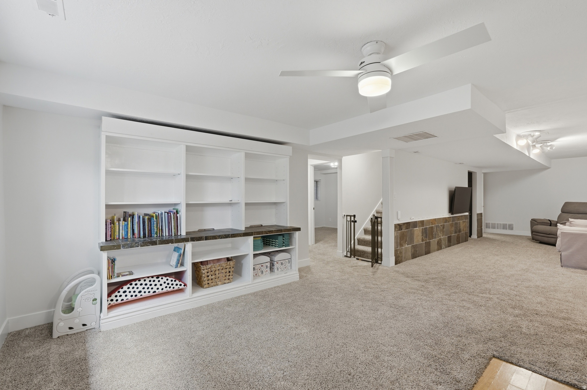 HODS HOLLOW - Residential