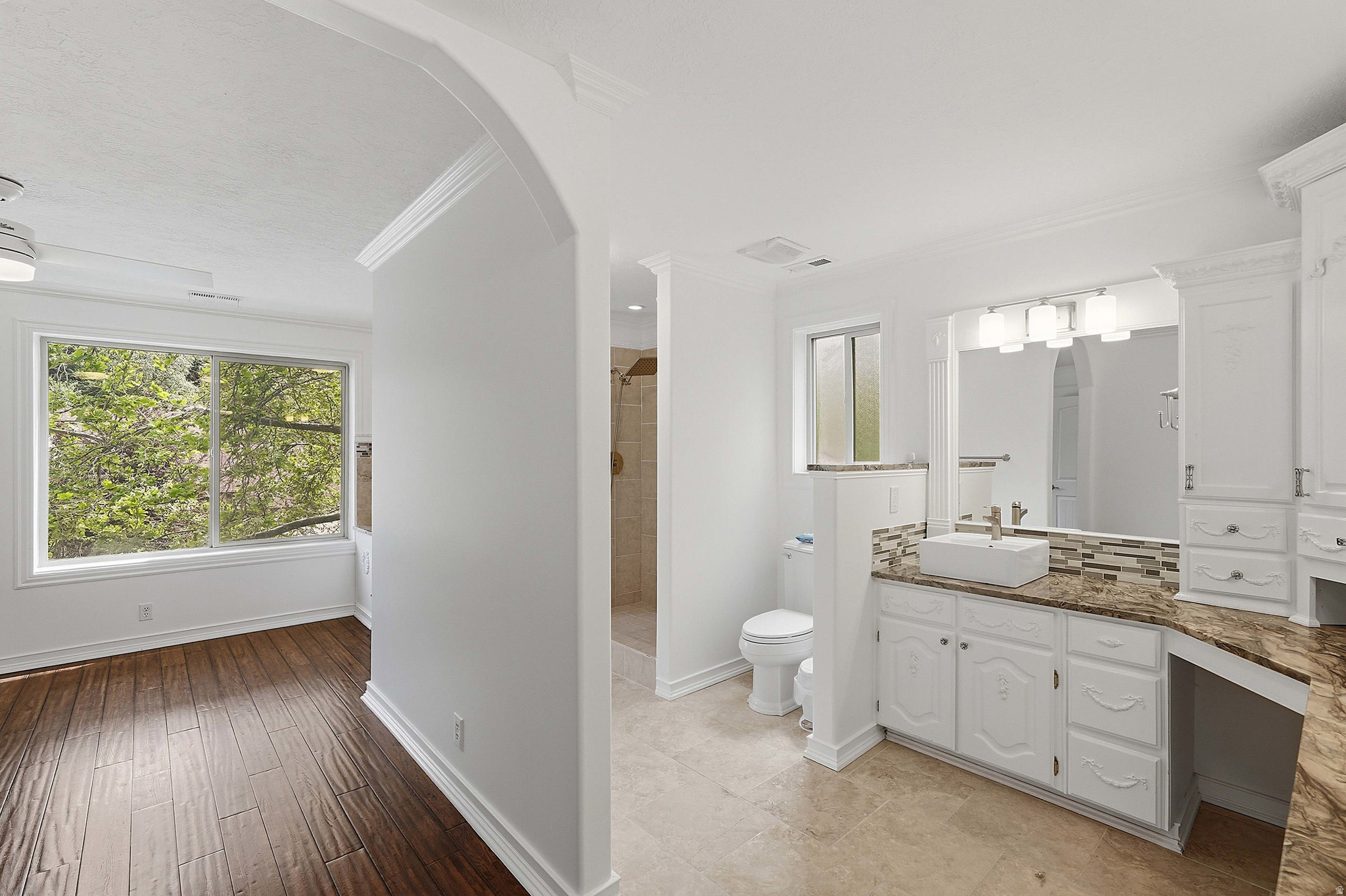 HODS HOLLOW - Residential