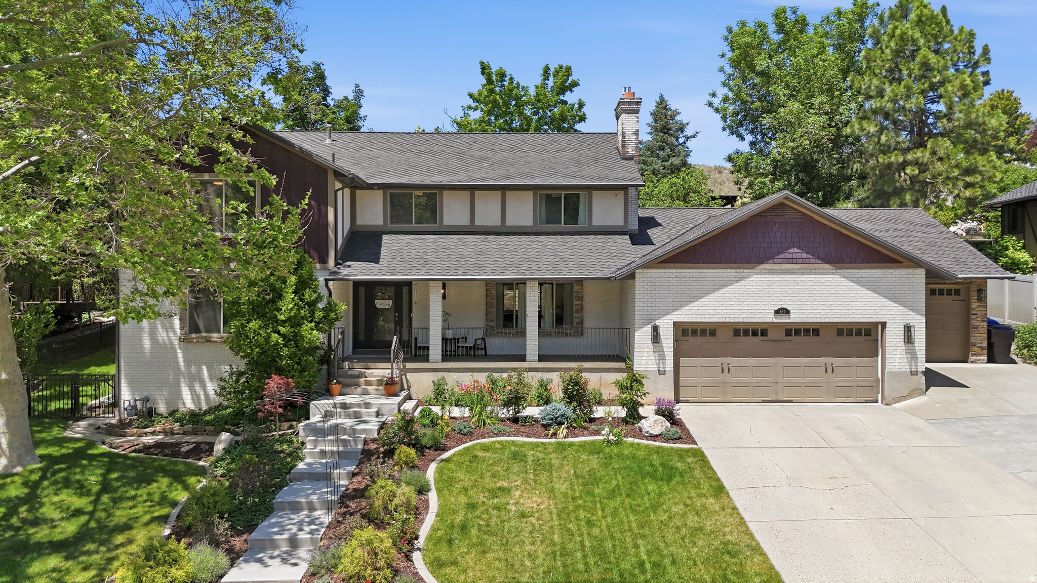 HODS HOLLOW - Residential