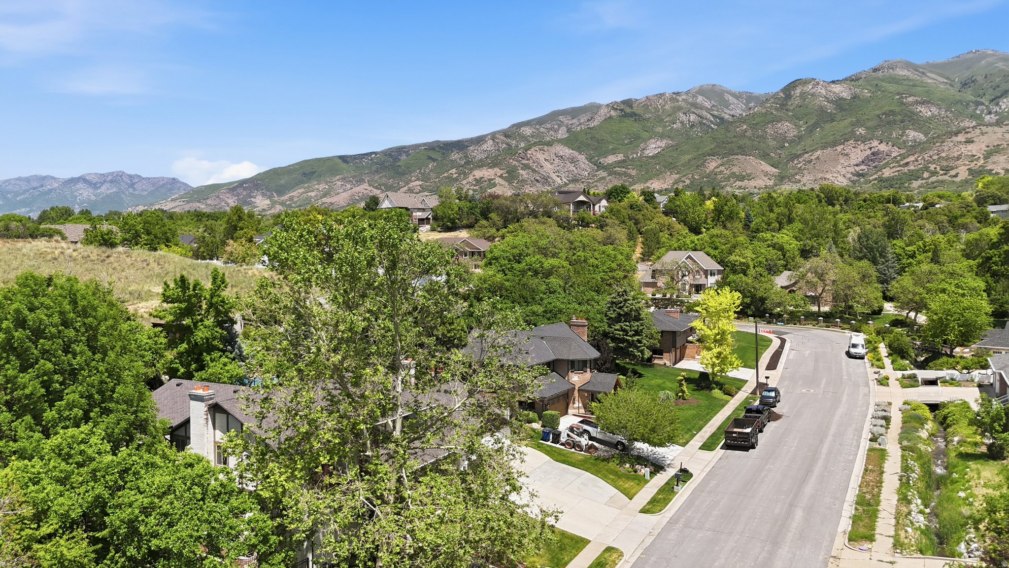 HODS HOLLOW - Residential