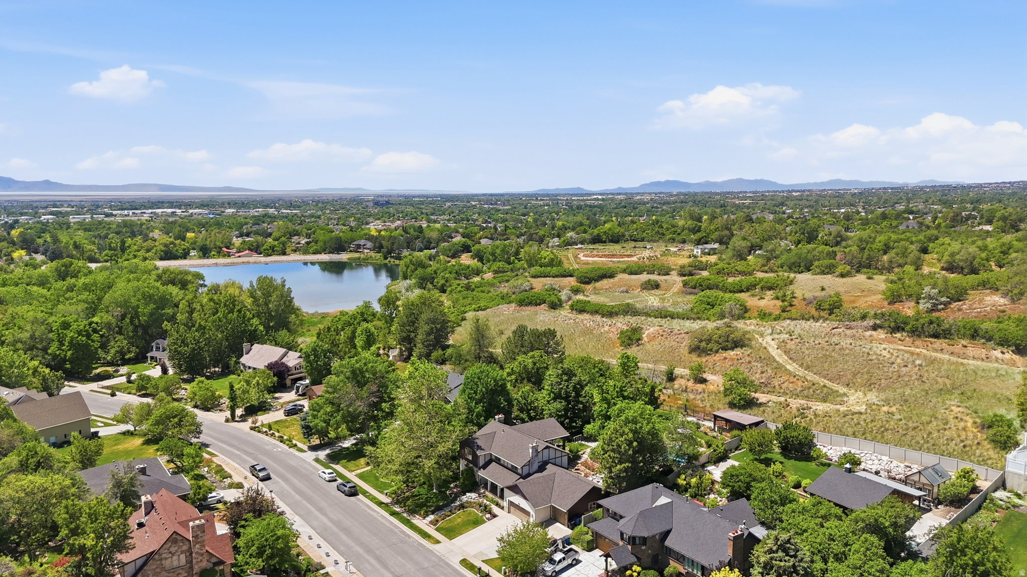 HODS HOLLOW - Residential