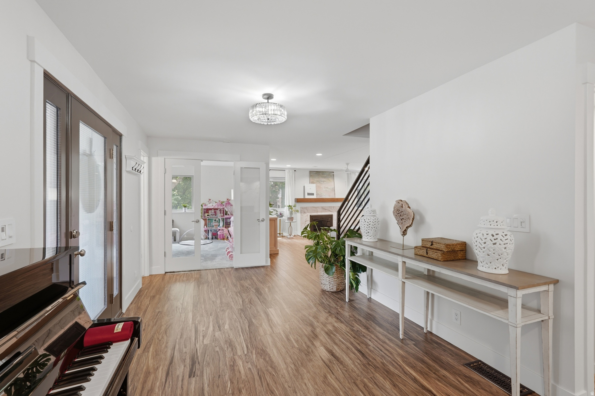 HODS HOLLOW - Residential