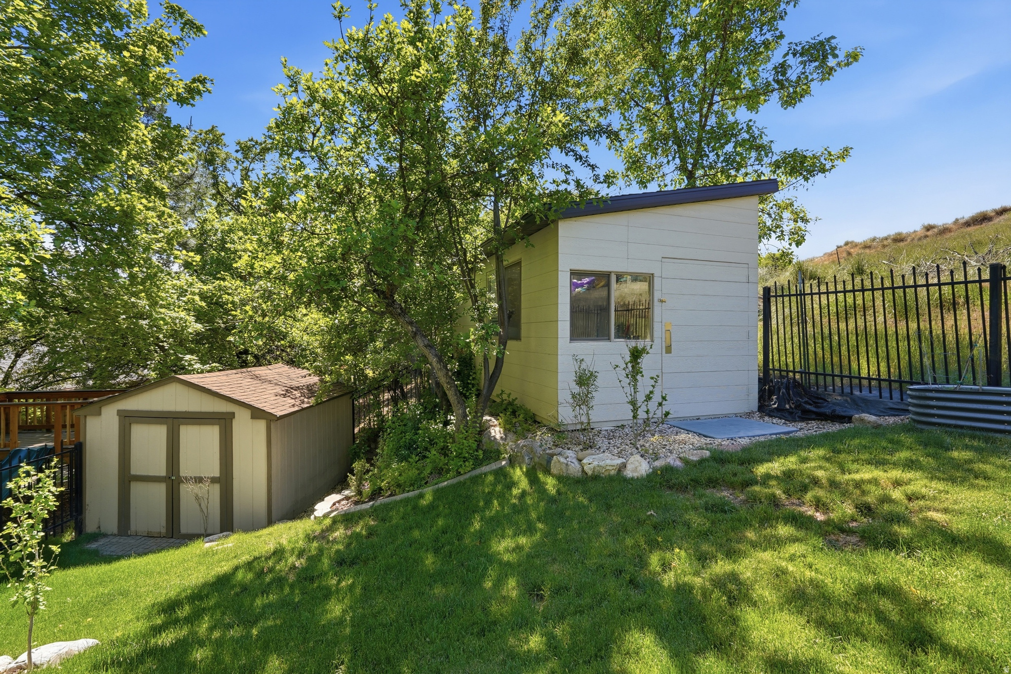 HODS HOLLOW - Residential