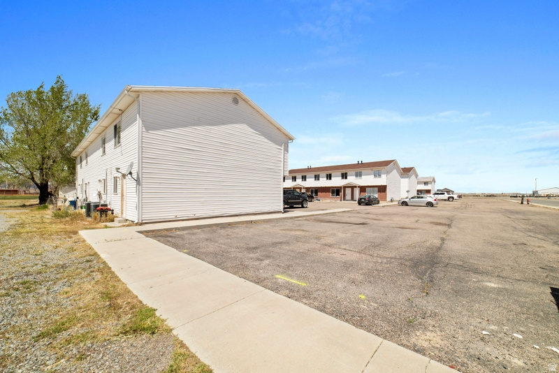 TIPPETTS TOWNHOMES P U D - Residential