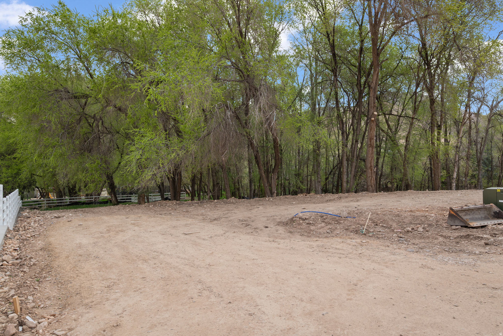 CREEKSIDE LANE - Land