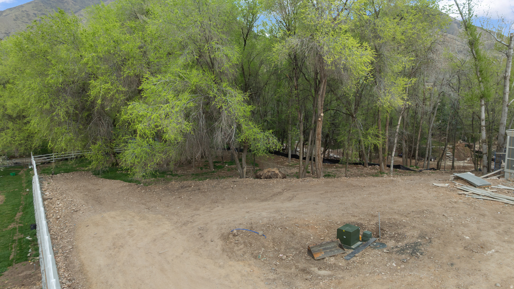 CREEKSIDE LANE - Land